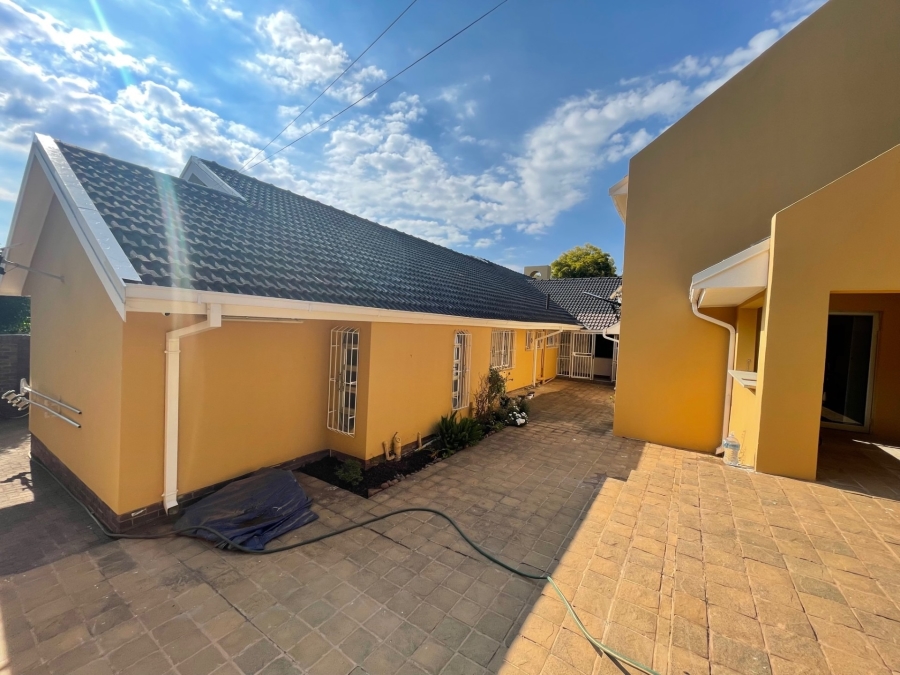 6 Bedroom Property for Sale in Dan Pienaar Free State